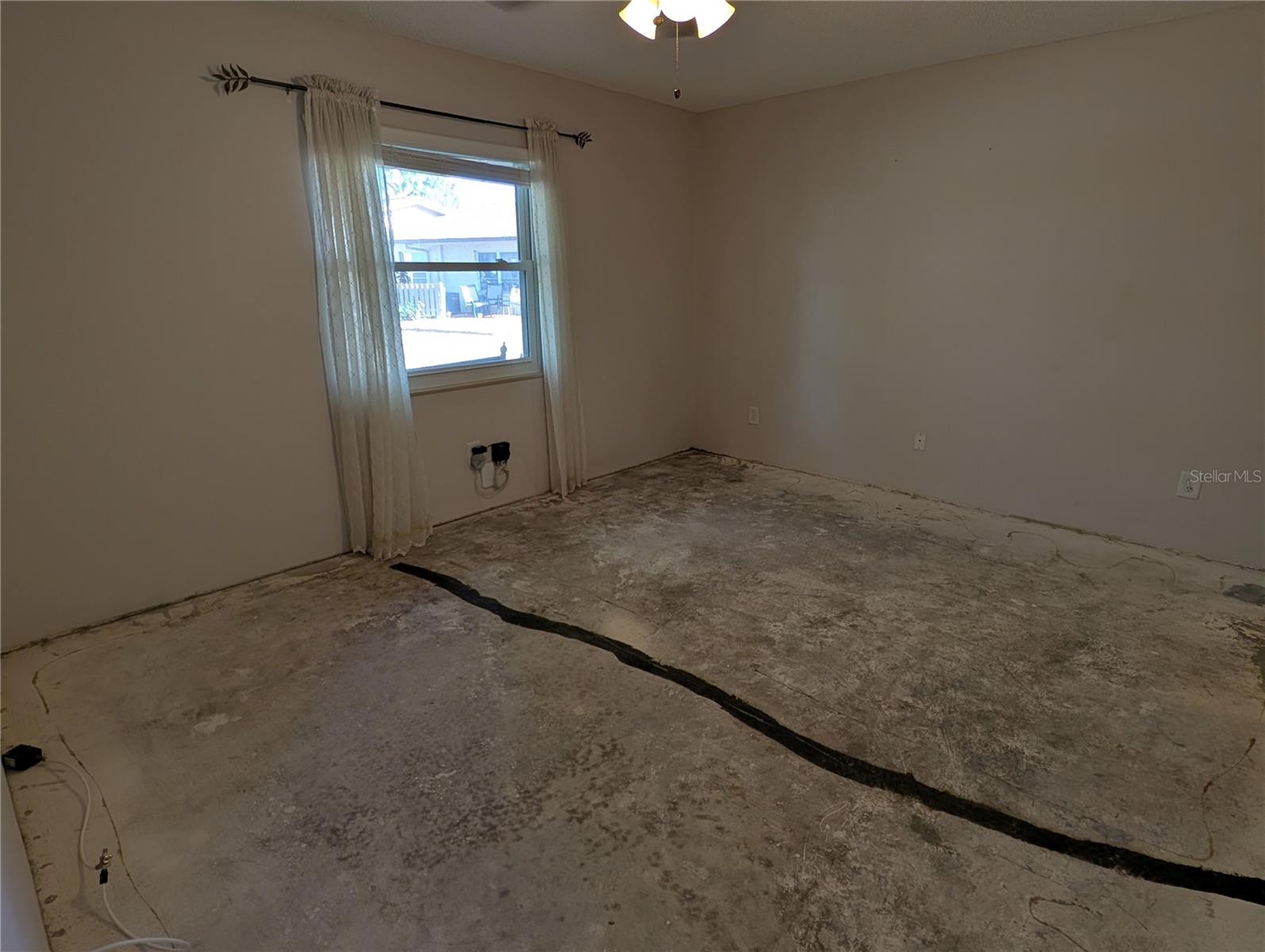 LAKE TIPPECANOE - Residential