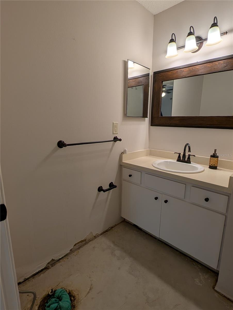 LAKE TIPPECANOE - Residential