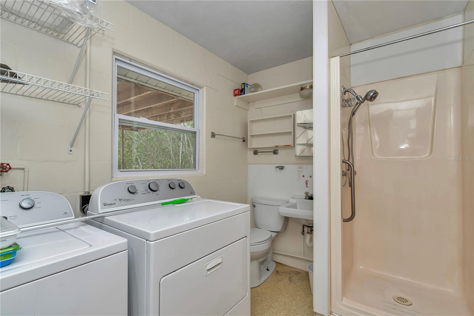 RAINBOW LAKES ESTATE - Residential