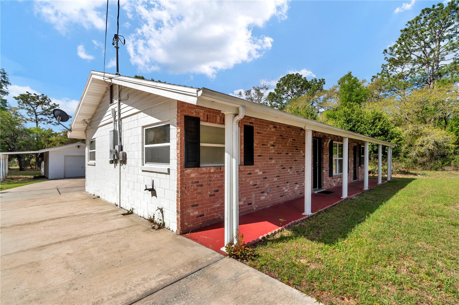 RAINBOW LAKES ESTATE - Residential