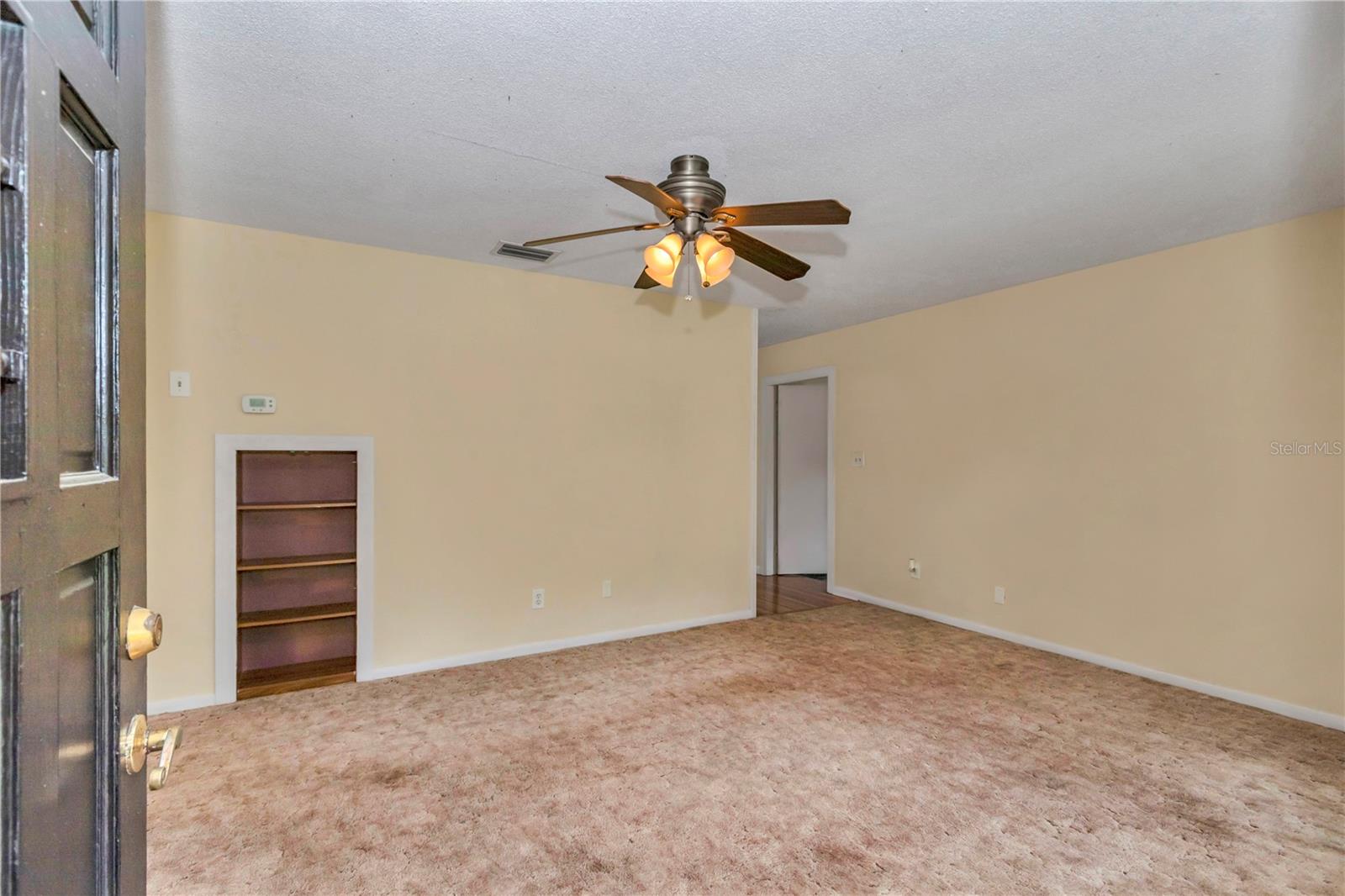 RAINBOW LAKES ESTATE - Residential