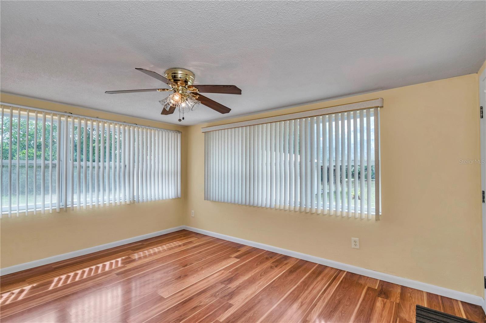 RAINBOW LAKES ESTATE - Residential