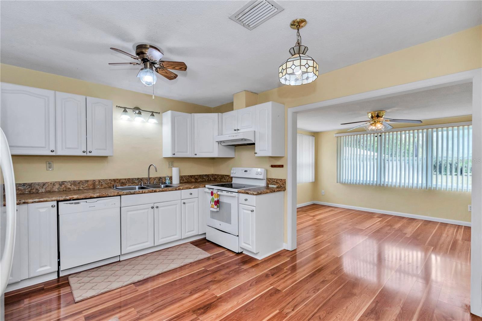 RAINBOW LAKES ESTATE - Residential