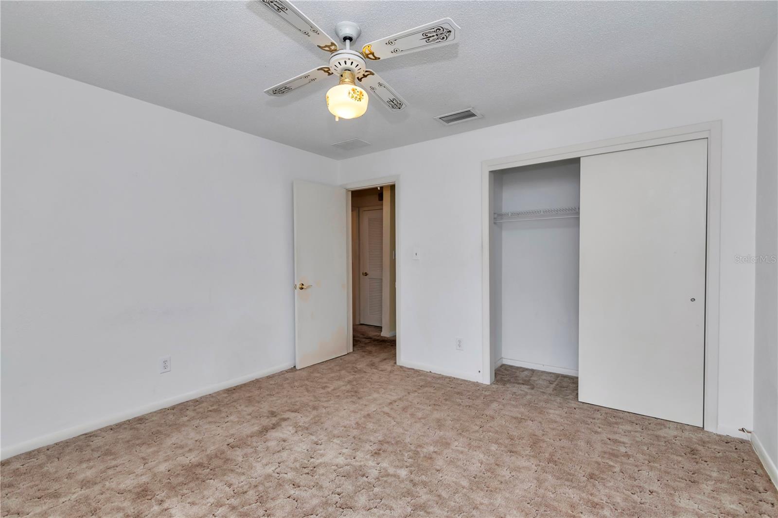 RAINBOW LAKES ESTATE - Residential