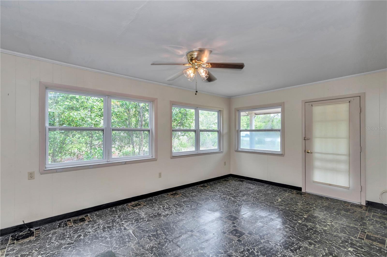 RAINBOW LAKES ESTATE - Residential