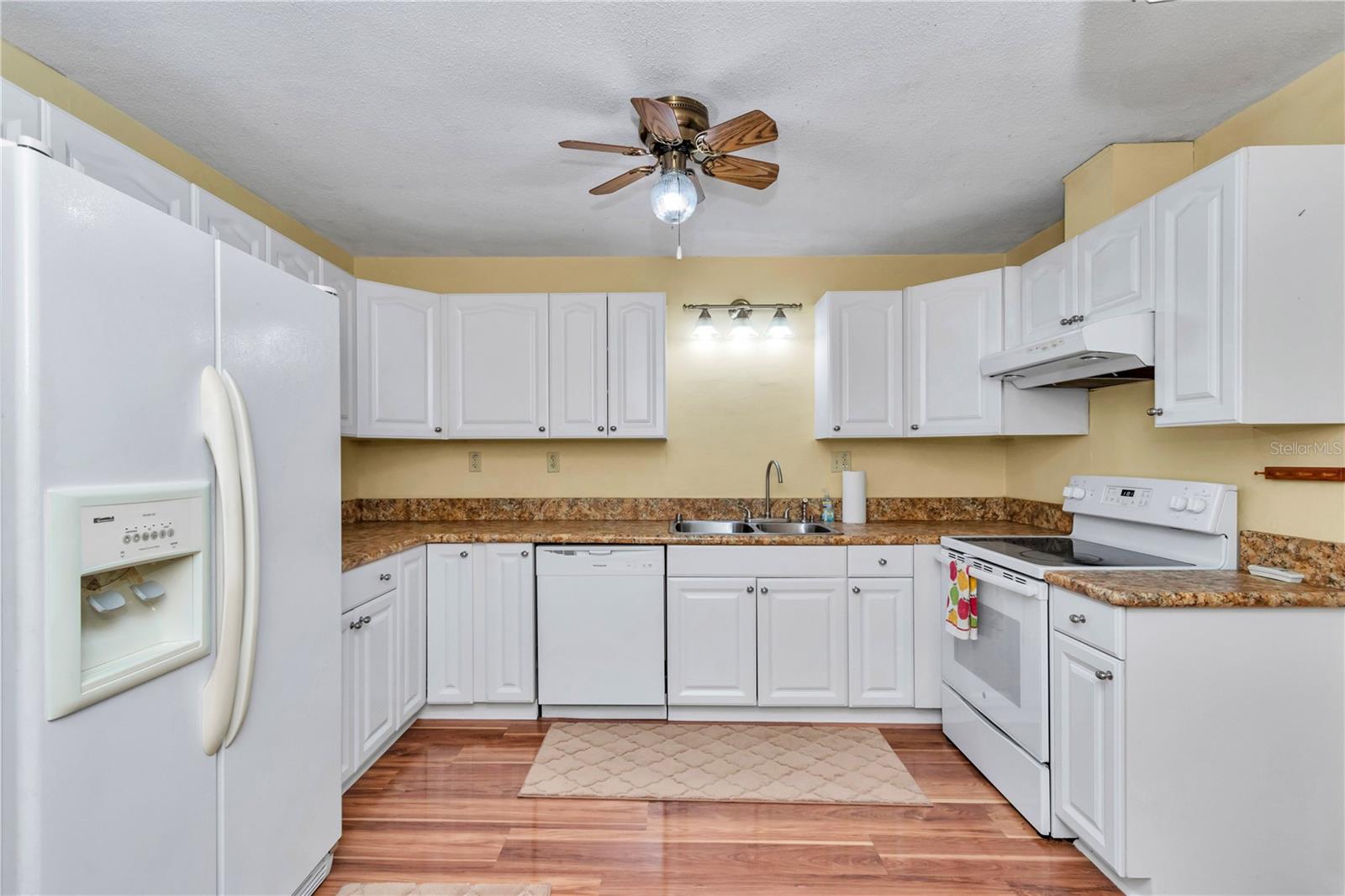 RAINBOW LAKES ESTATE - Residential