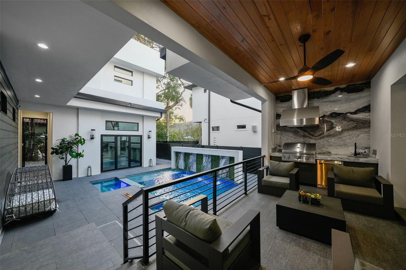 SUNSET PARK - Residential