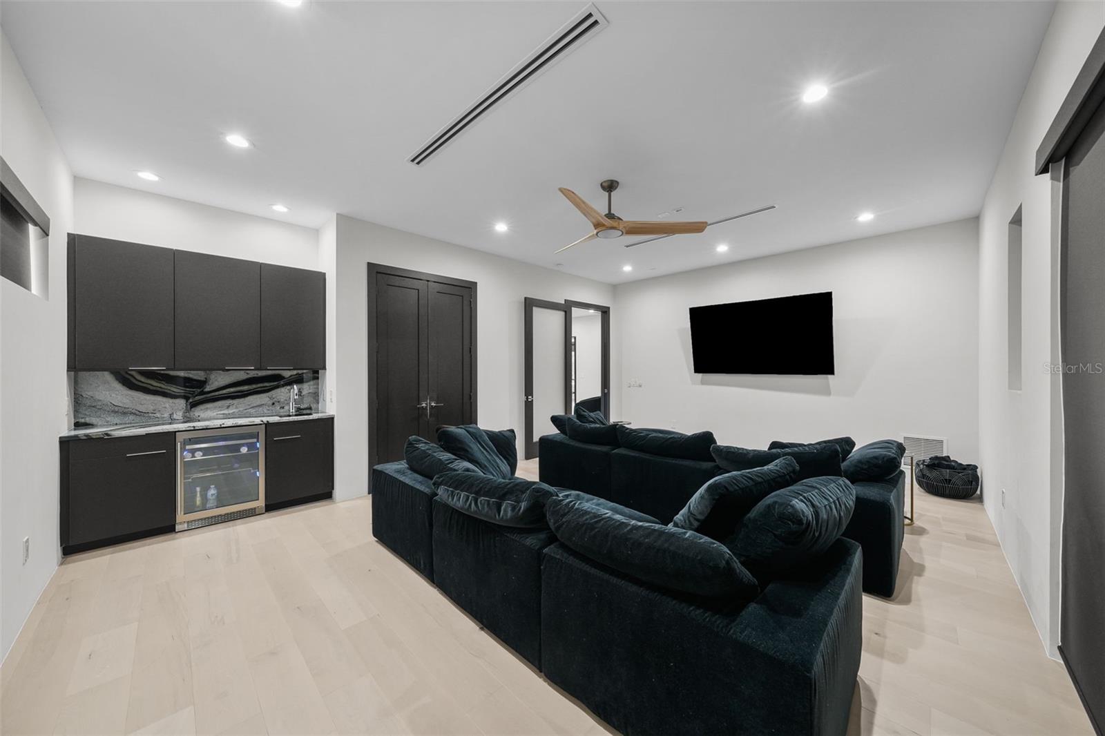 SUNSET PARK - Residential