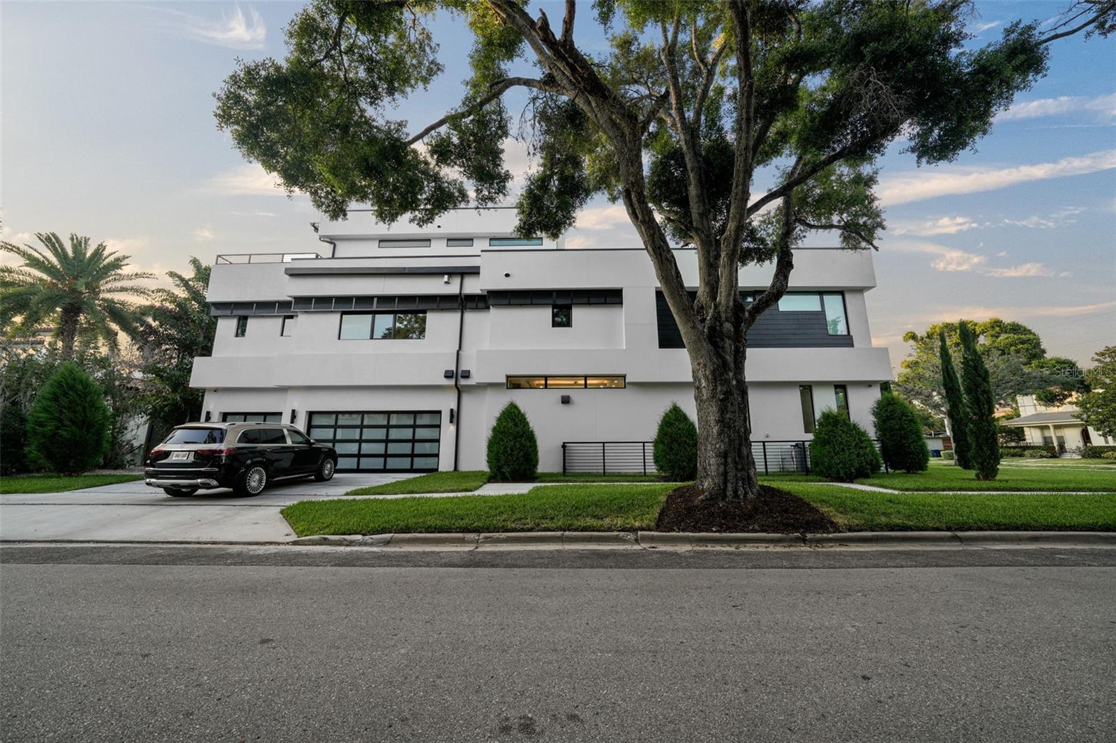 SUNSET PARK - Residential