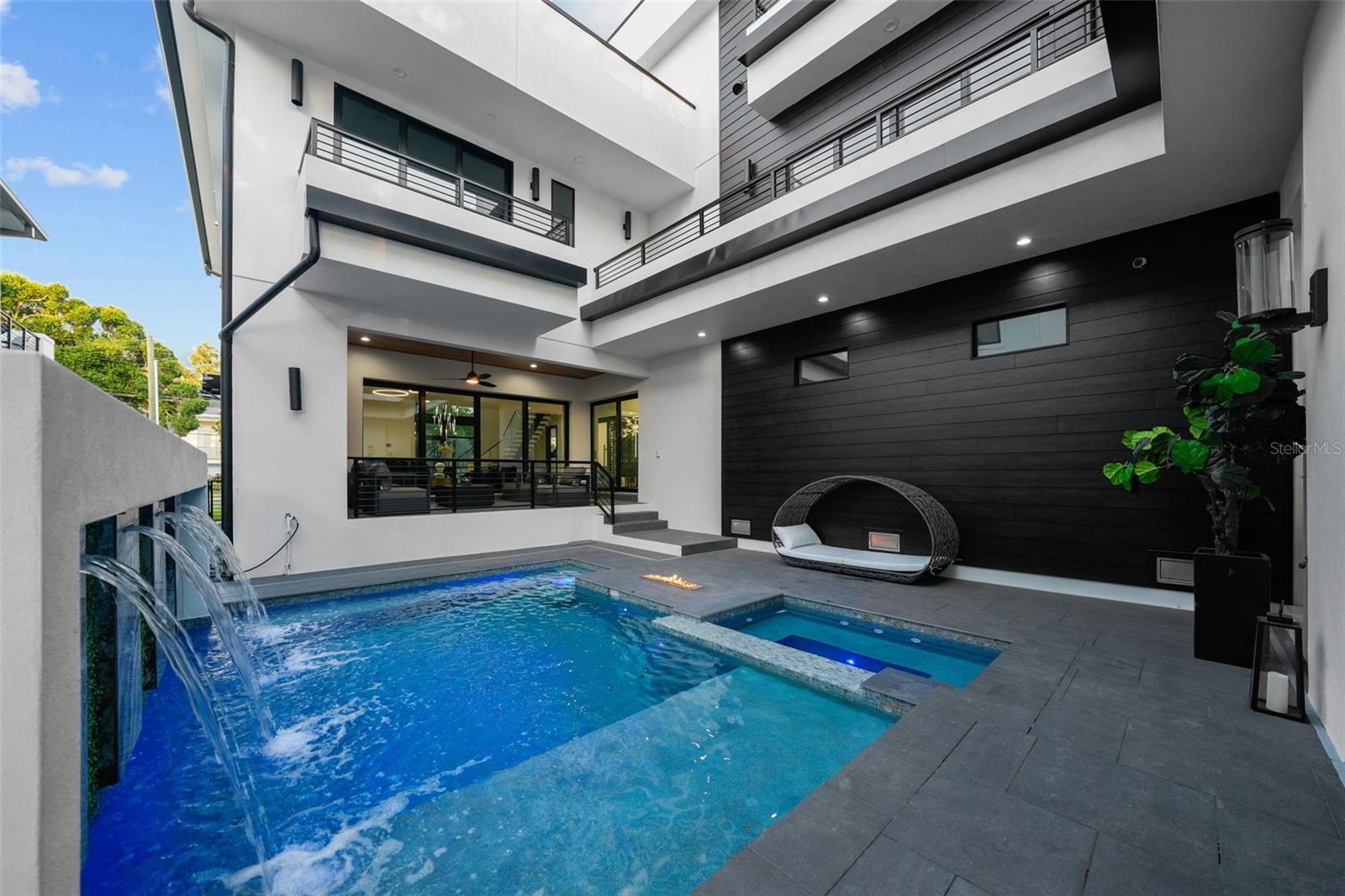 SUNSET PARK - Residential