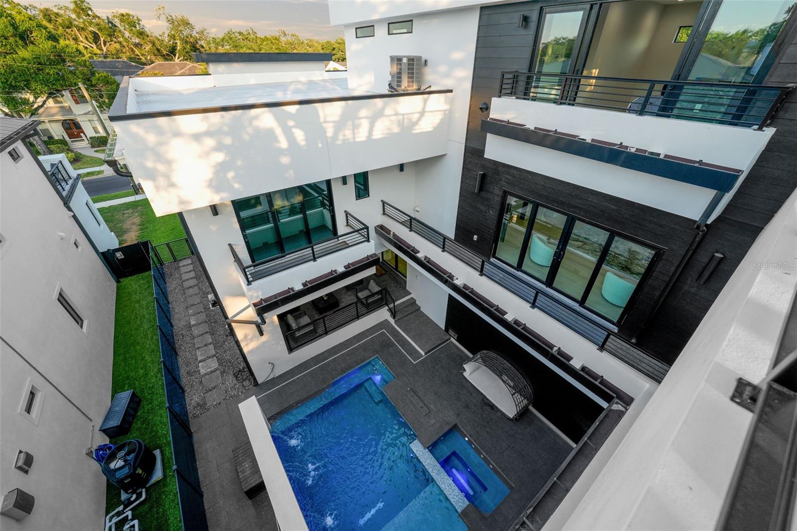 SUNSET PARK - Residential