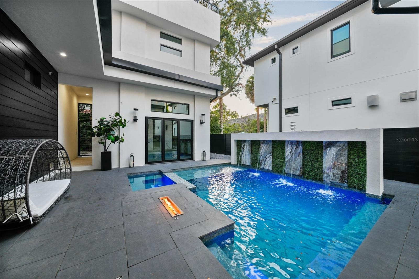 SUNSET PARK - Residential