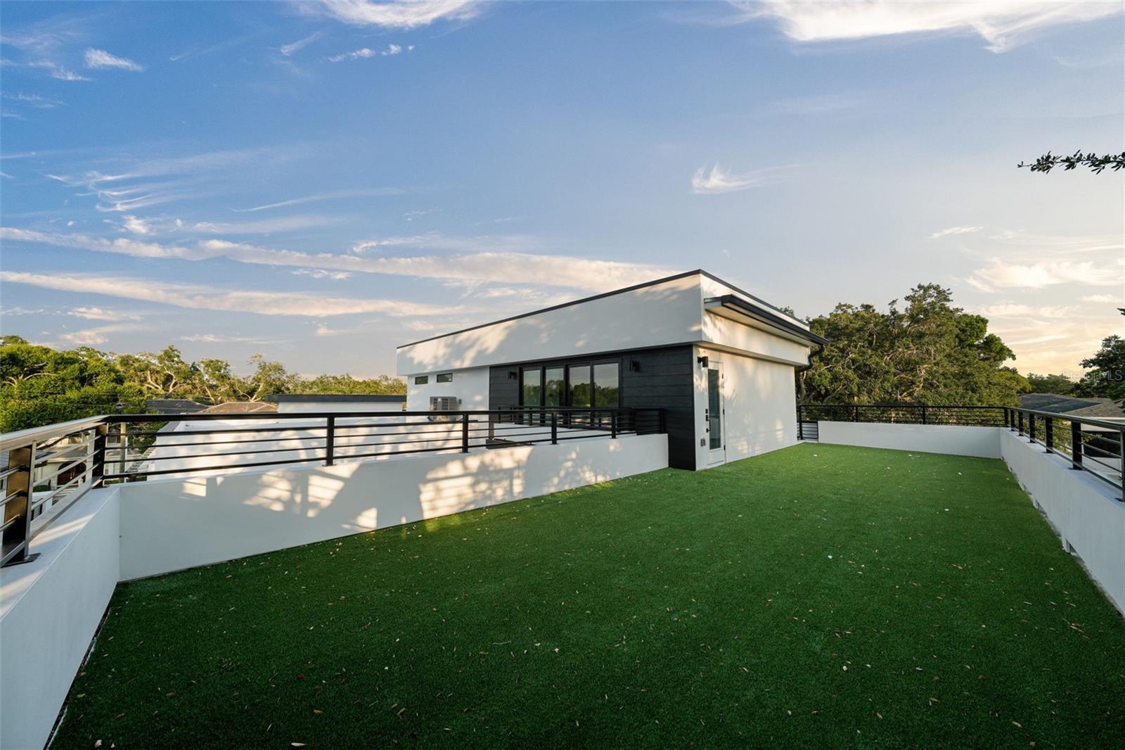 SUNSET PARK - Residential