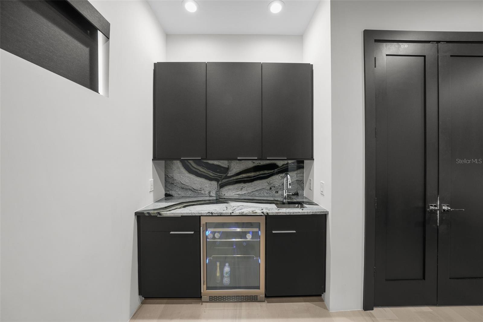 SUNSET PARK - Residential