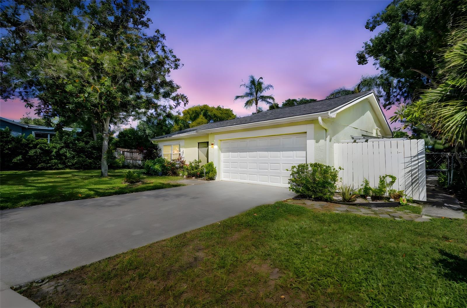 BEACON GROVES UNIT 1 - Residential