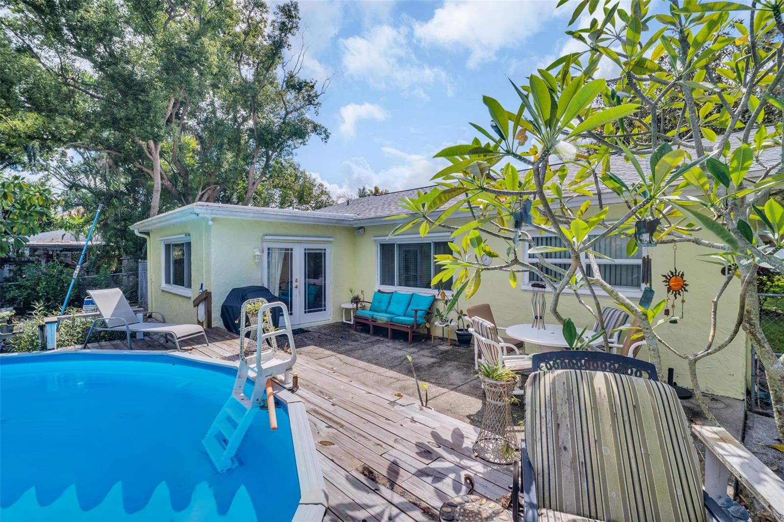 BEACON GROVES UNIT 1 - Residential