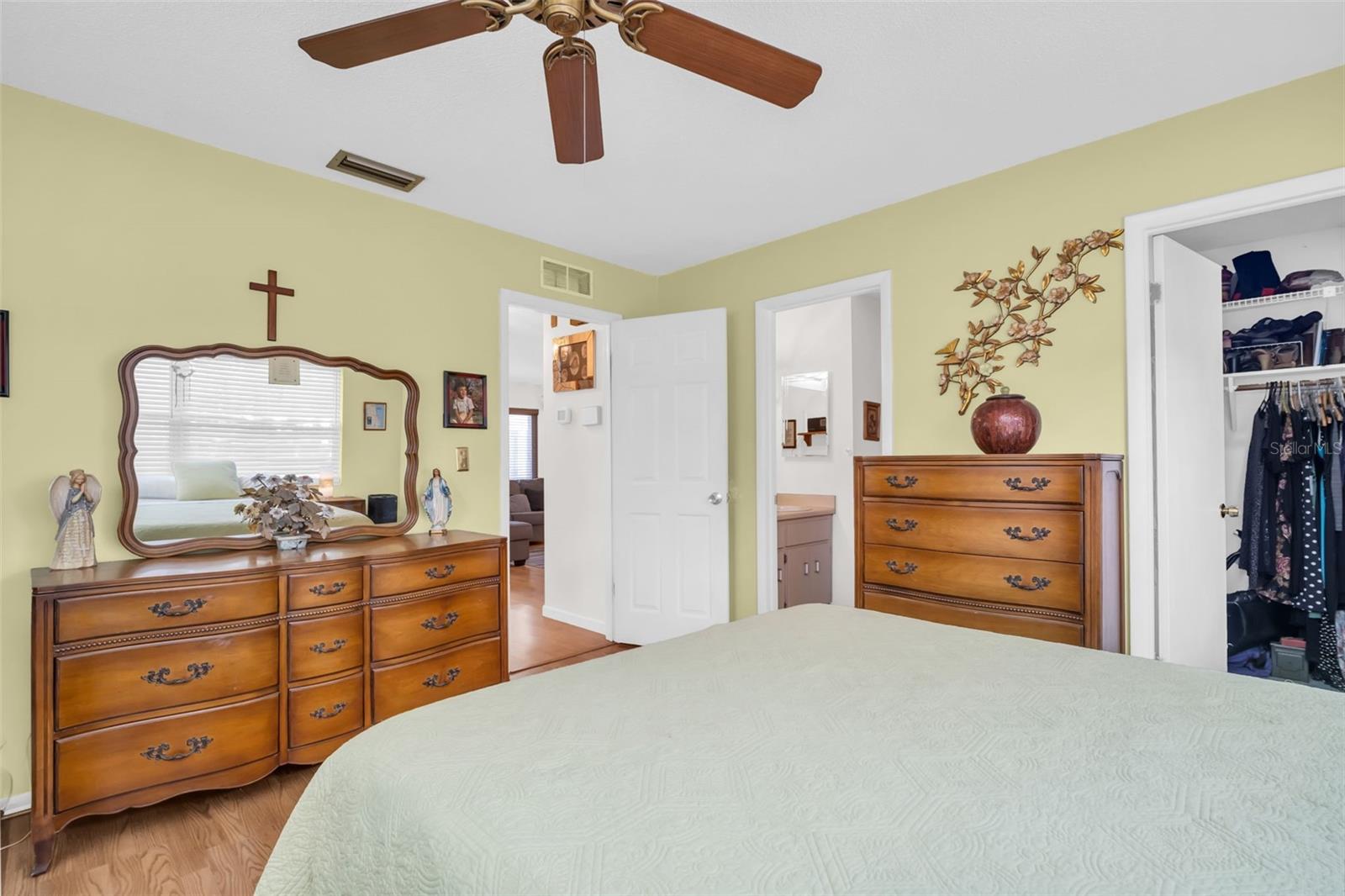 BEACON GROVES UNIT 1 - Residential