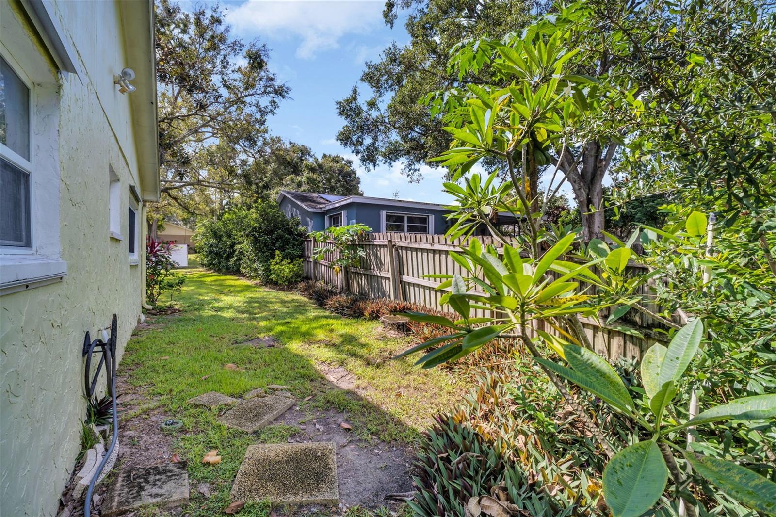 BEACON GROVES UNIT 1 - Residential