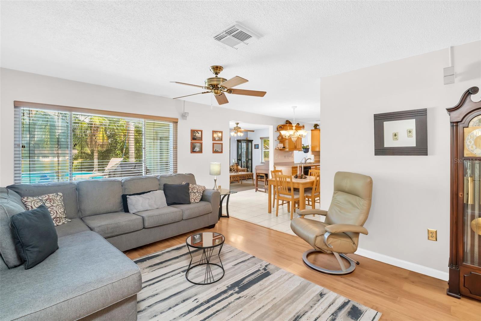 BEACON GROVES UNIT 1 - Residential