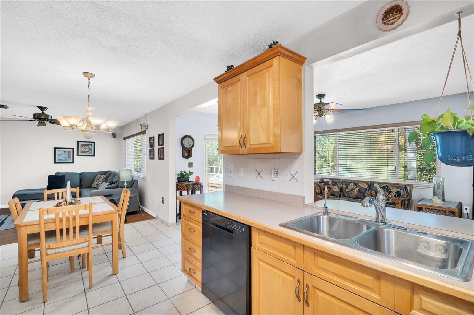 BEACON GROVES UNIT 1 - Residential
