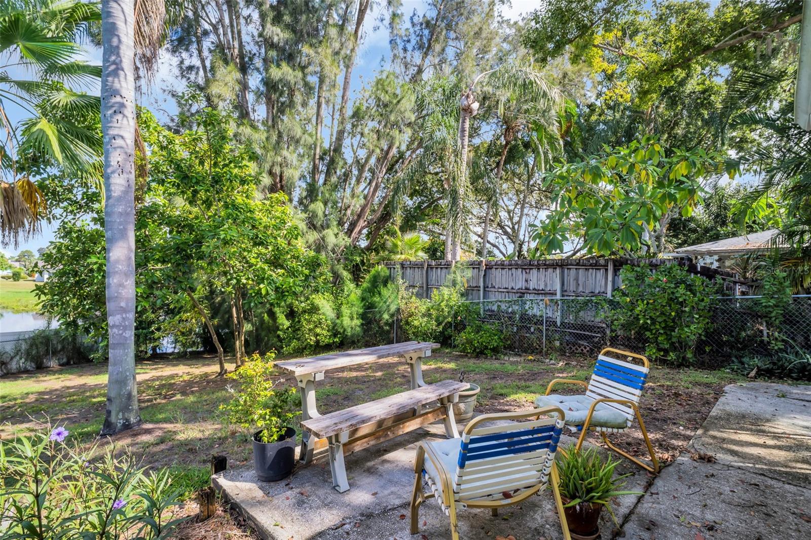 BEACON GROVES UNIT 1 - Residential
