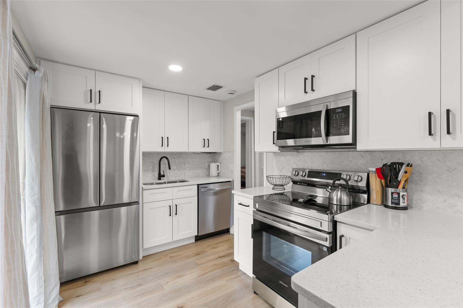 DELTONA LAKES UNIT 17 - Residential