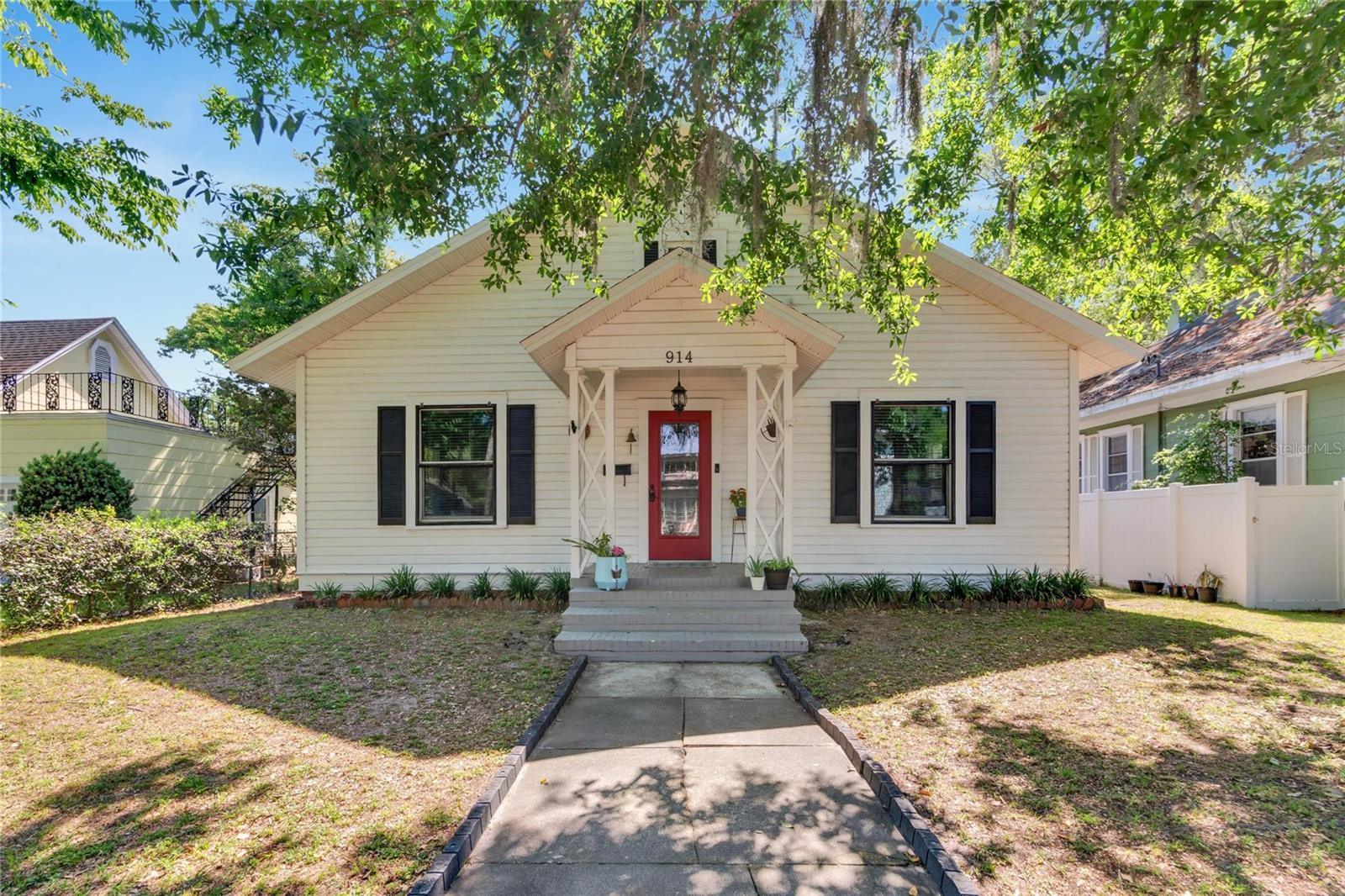 914 ROUX STREET