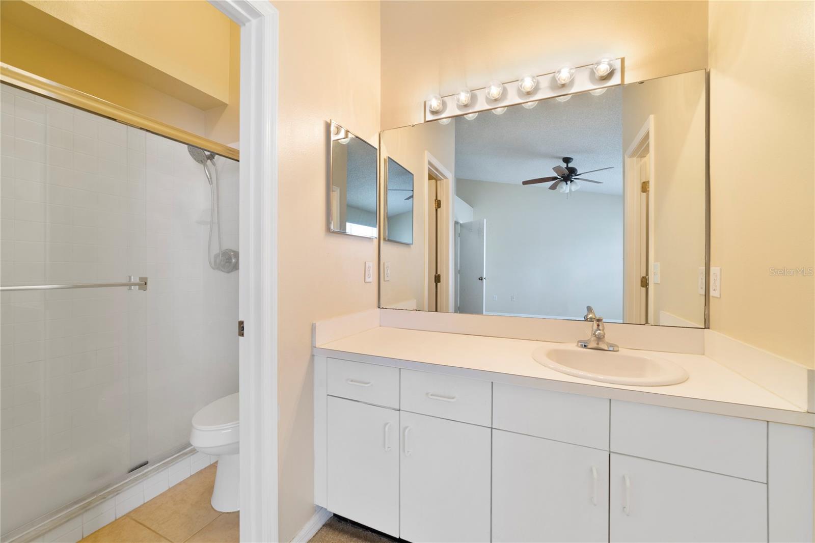 THATCHERS LANDING CONDO 03 - Residential