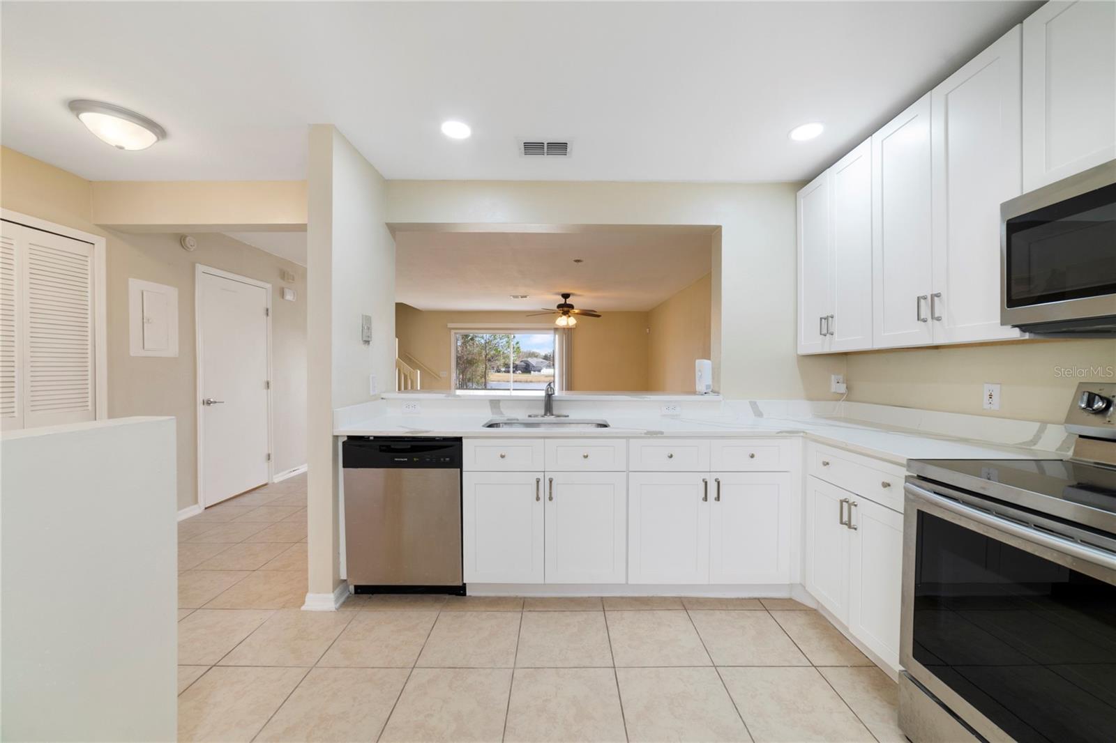 THATCHERS LANDING CONDO 03 - Residential