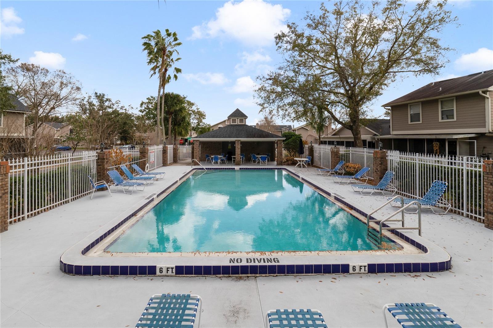 THATCHERS LANDING CONDO 03 - Residential