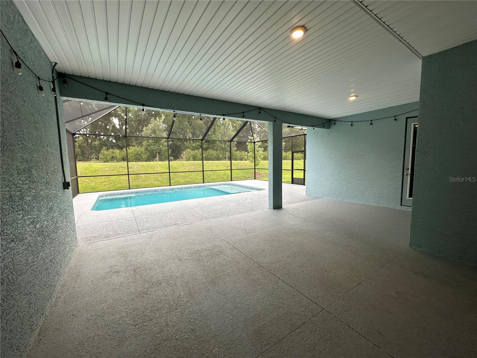 CALESA TOWNSHIP ROAN HILLS PH - Residential