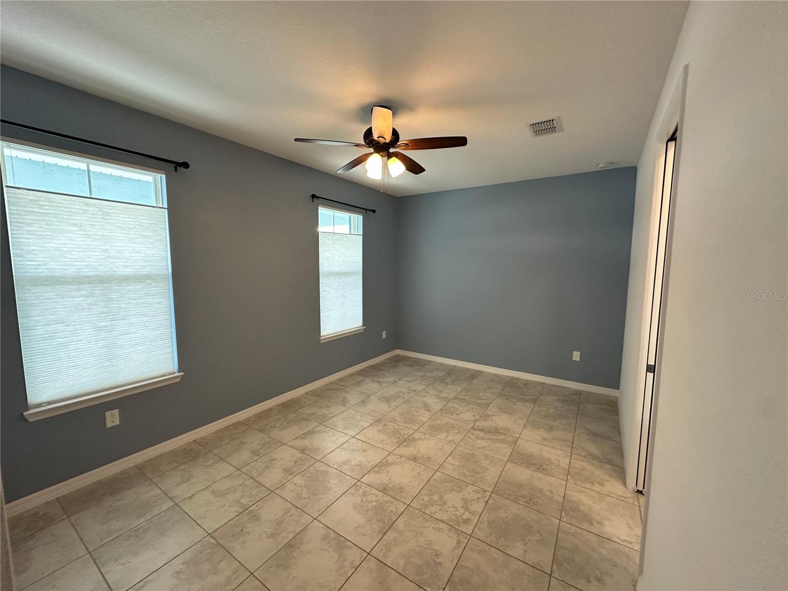 CALESA TOWNSHIP ROAN HILLS PH - Residential