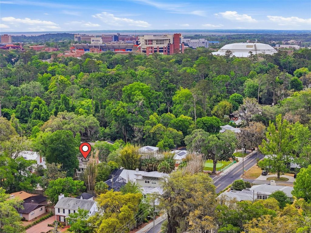 Photo of 2150 NW 7th Lane, Gainesville, FL 32603 (MLS # GC539734)