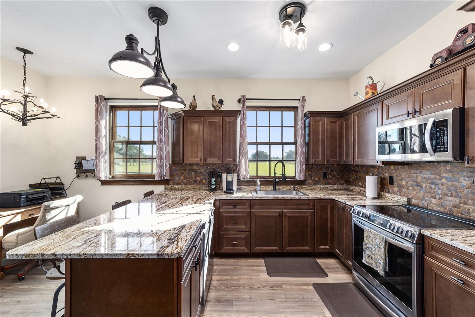 CHEROKEE RIVER RANCH ESTATE - Farm