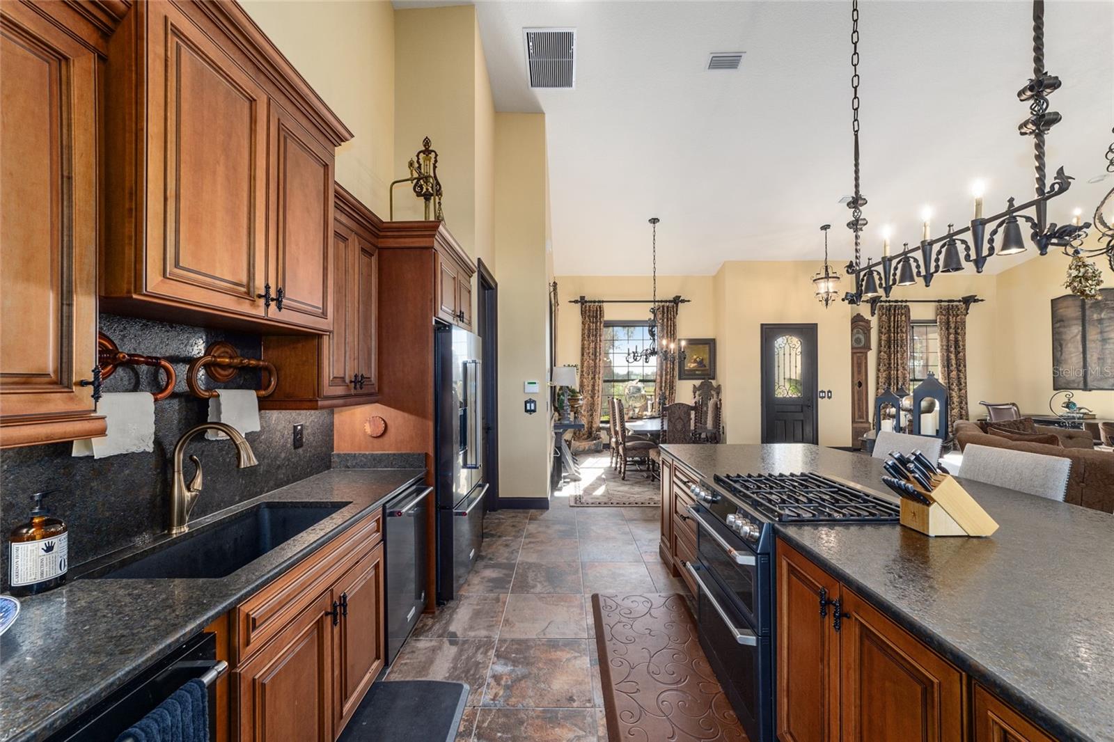 CHEROKEE RIVER RANCH ESTATE - Farm