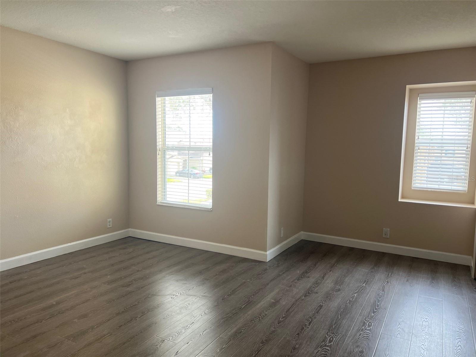 SUNSET POINTE TWNHMS - Residential Lease