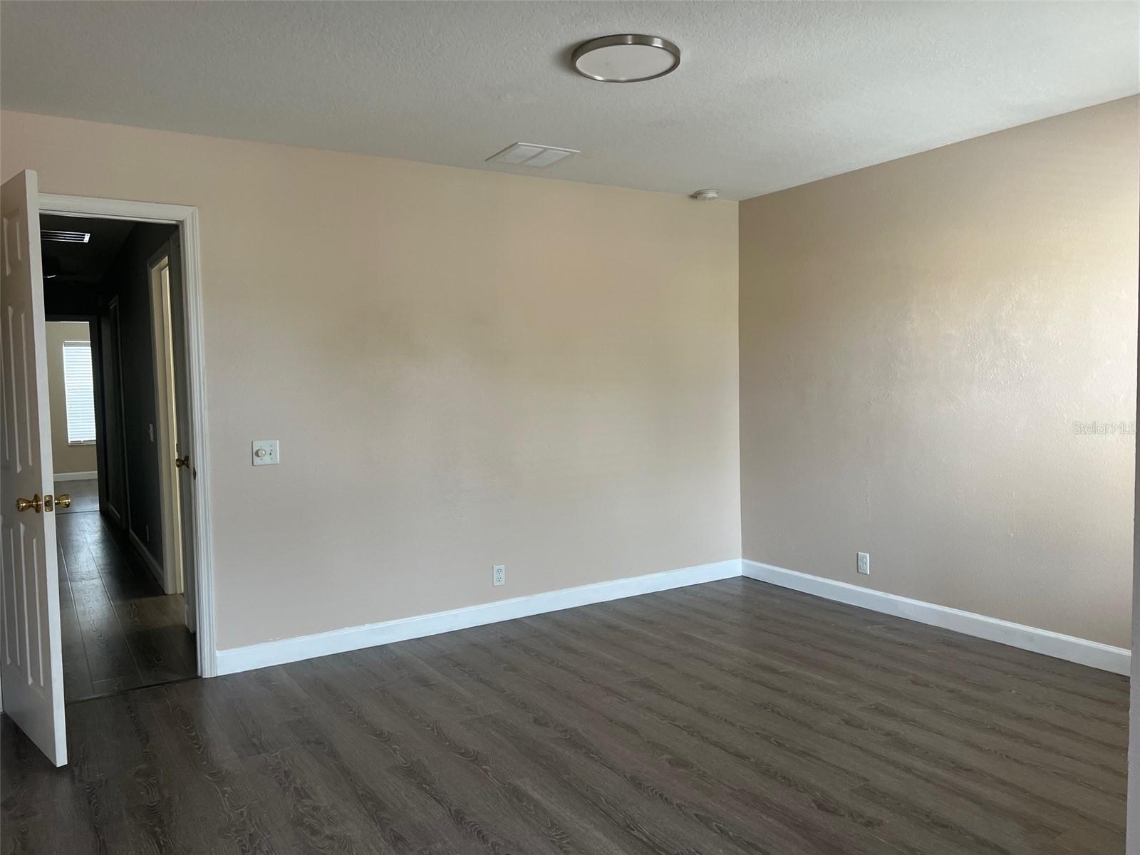 SUNSET POINTE TWNHMS - Residential Lease