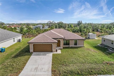 A home in PORT CHARLOTTE