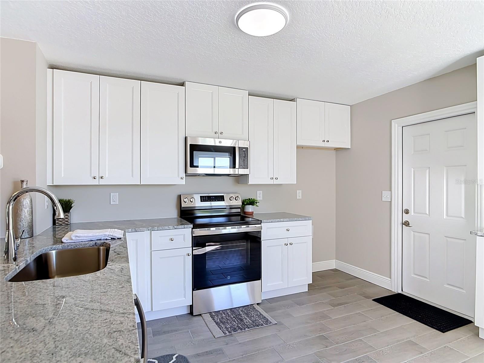 3025 FOXBORO CIRCLE