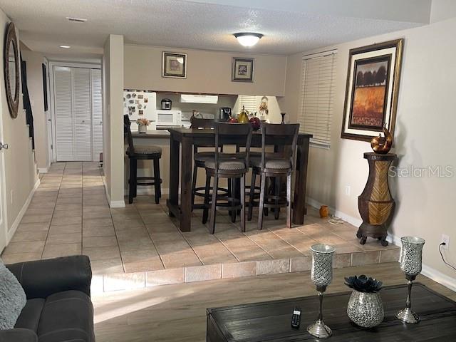 ERROL OAKS CONDO 01 - Residential