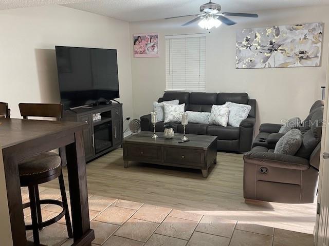 ERROL OAKS CONDO 01 - Residential