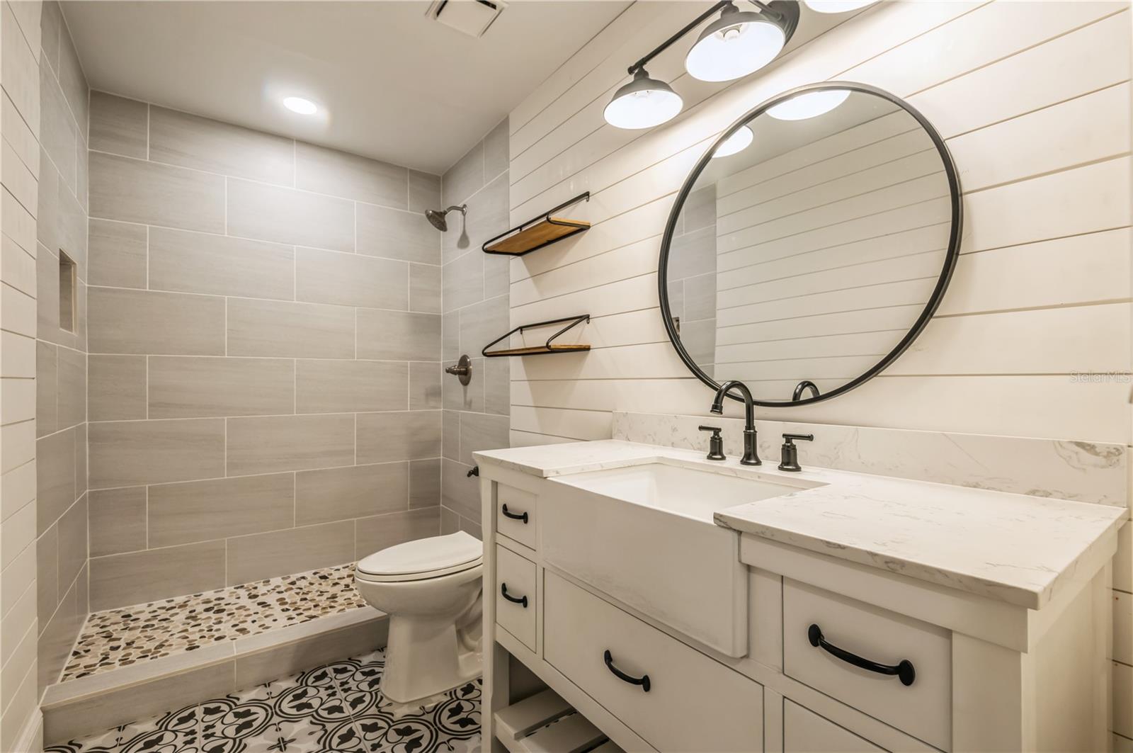 SHERWOOD ESTATES - Residential