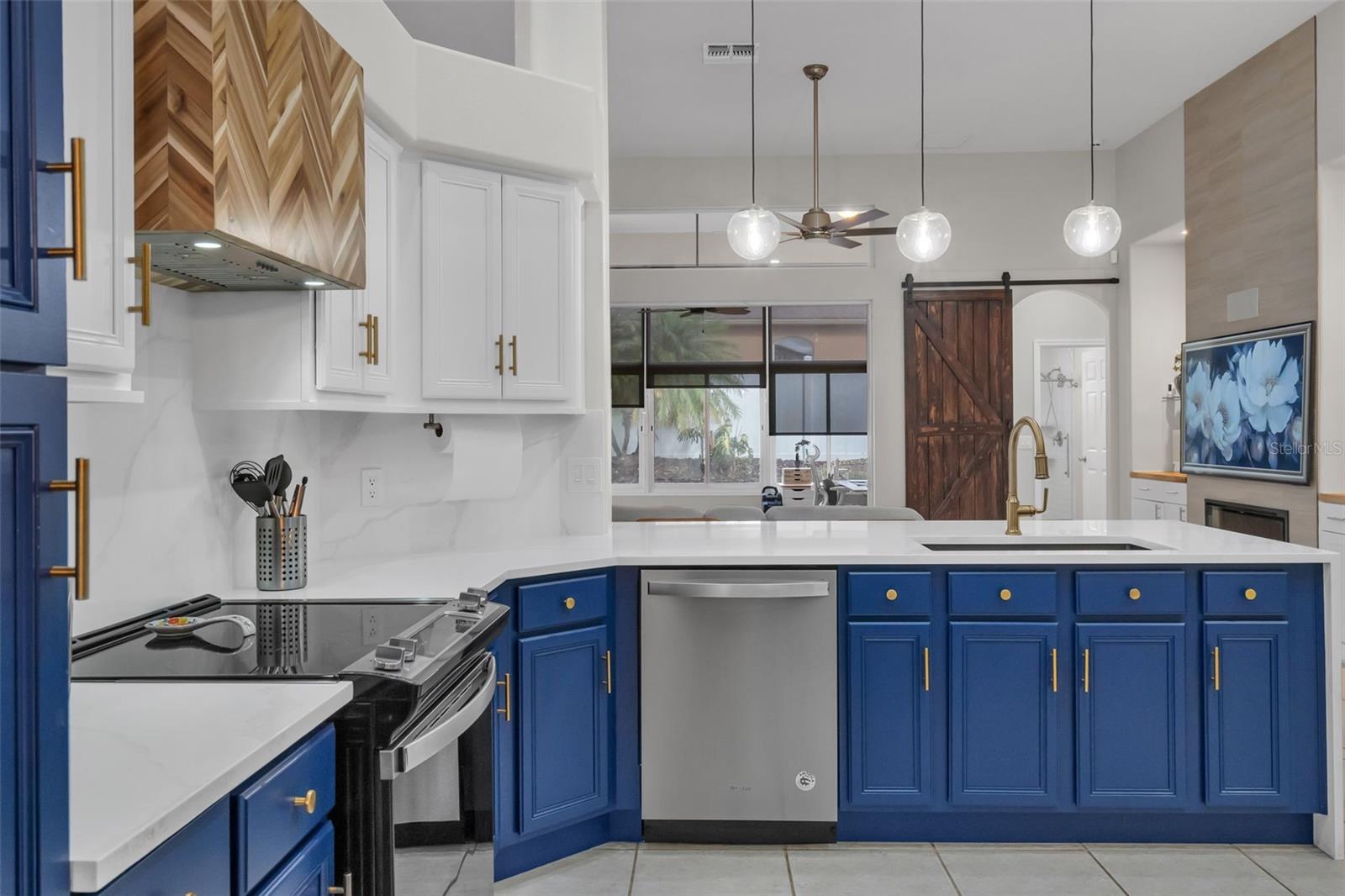 WOODBRIDGE LAKES - Residential