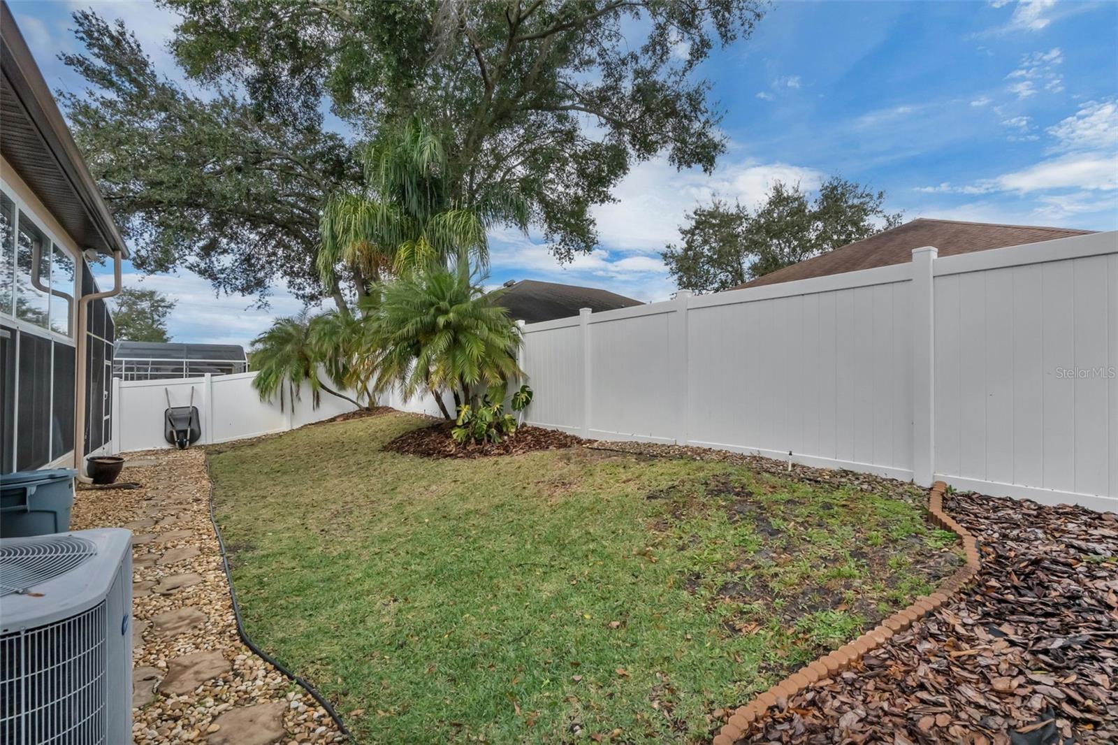 WOODBRIDGE LAKES - Residential