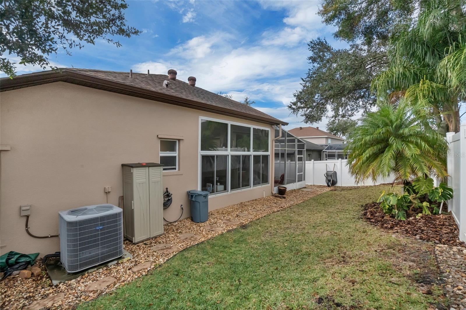 WOODBRIDGE LAKES - Residential