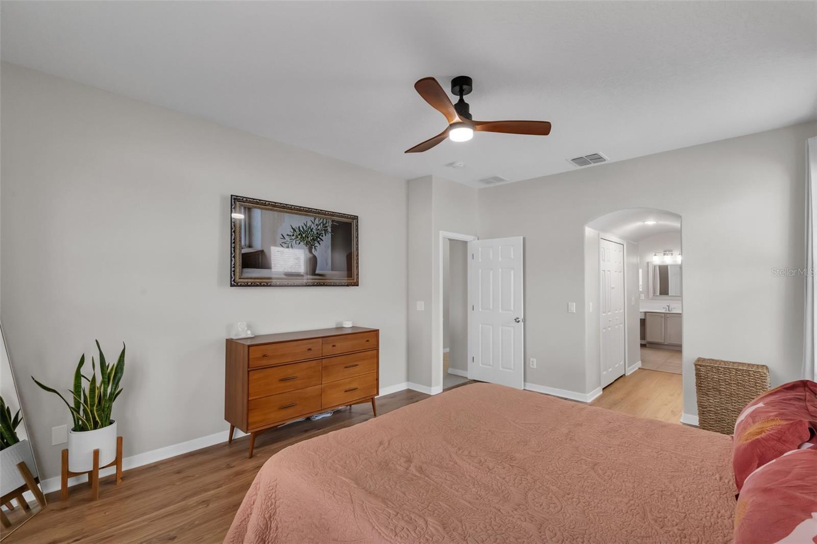 WOODBRIDGE LAKES - Residential