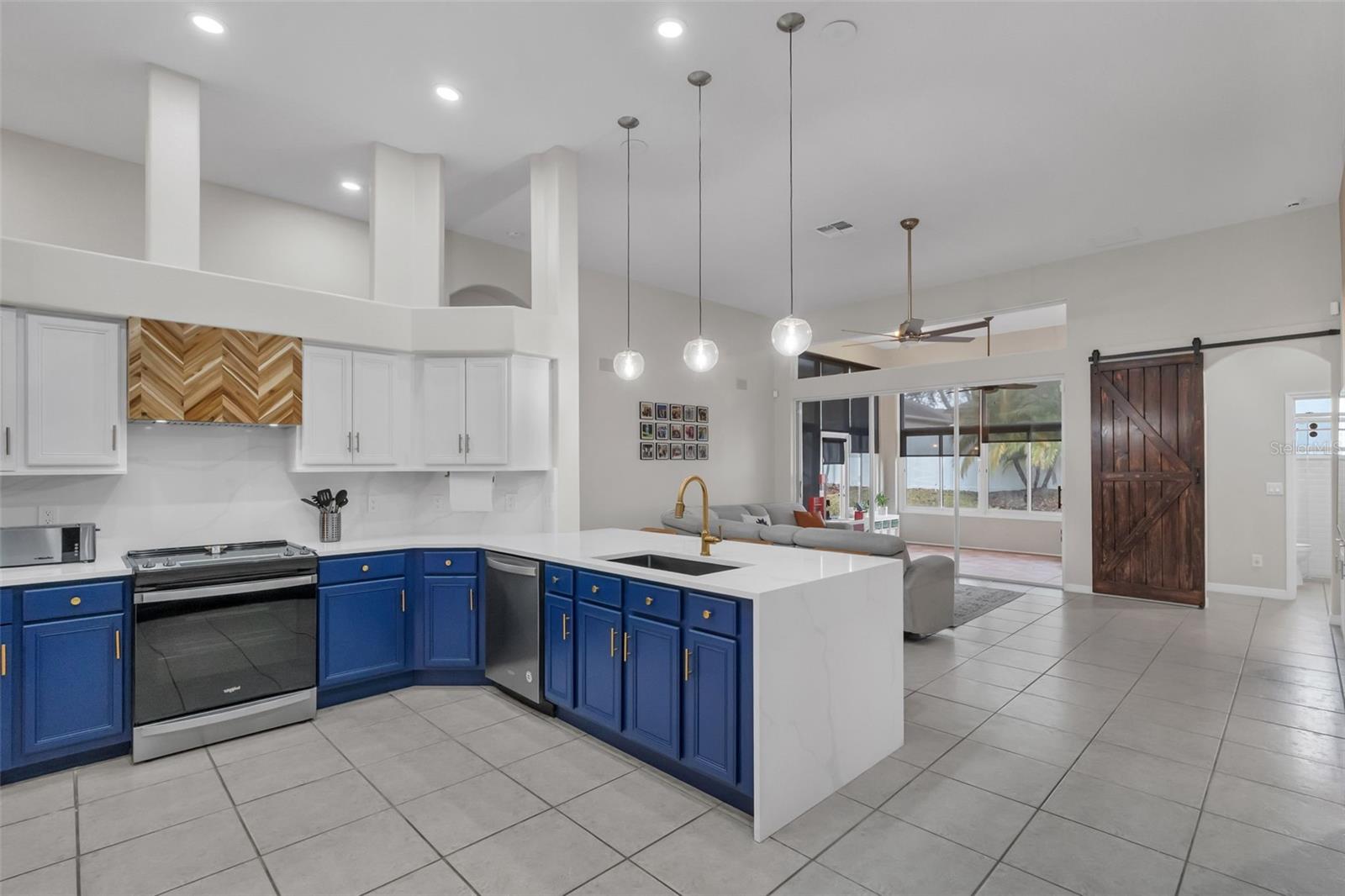 WOODBRIDGE LAKES - Residential