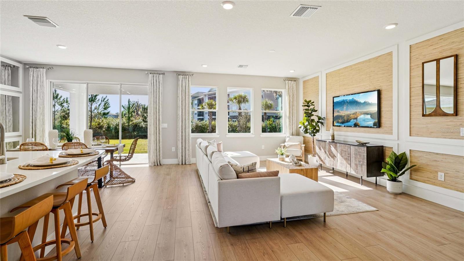 BUCHANAN TRAILS - Residential