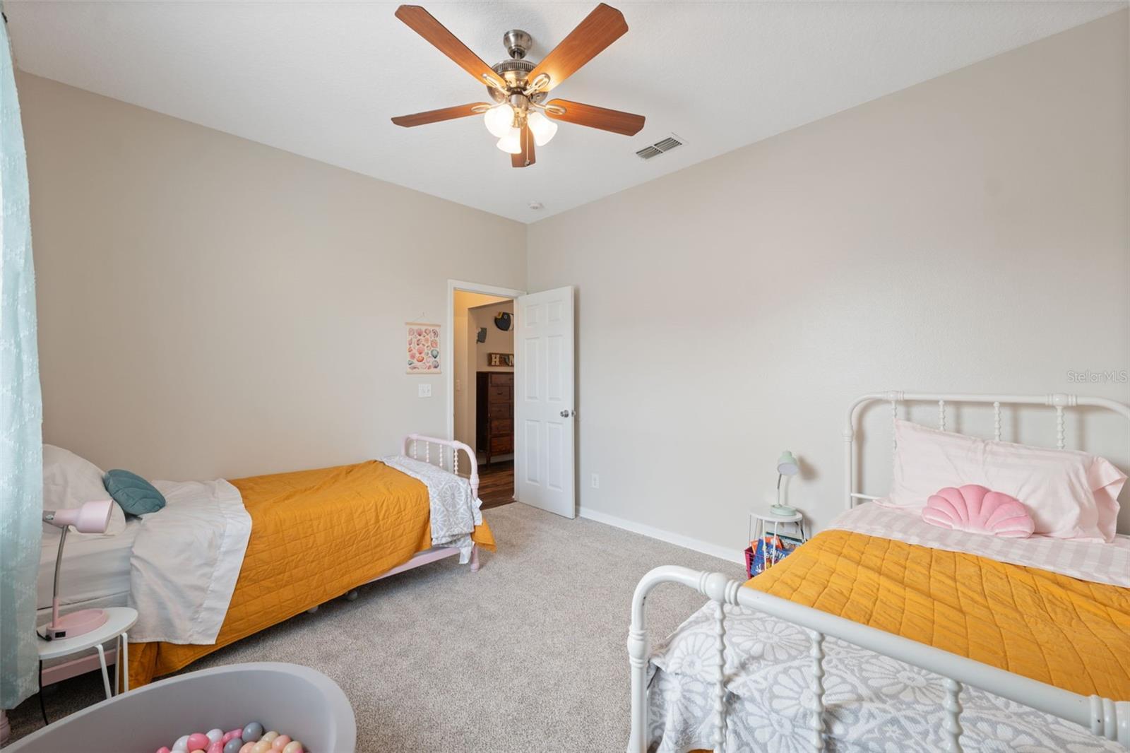 ROYAL HIGHLANDS - Residential