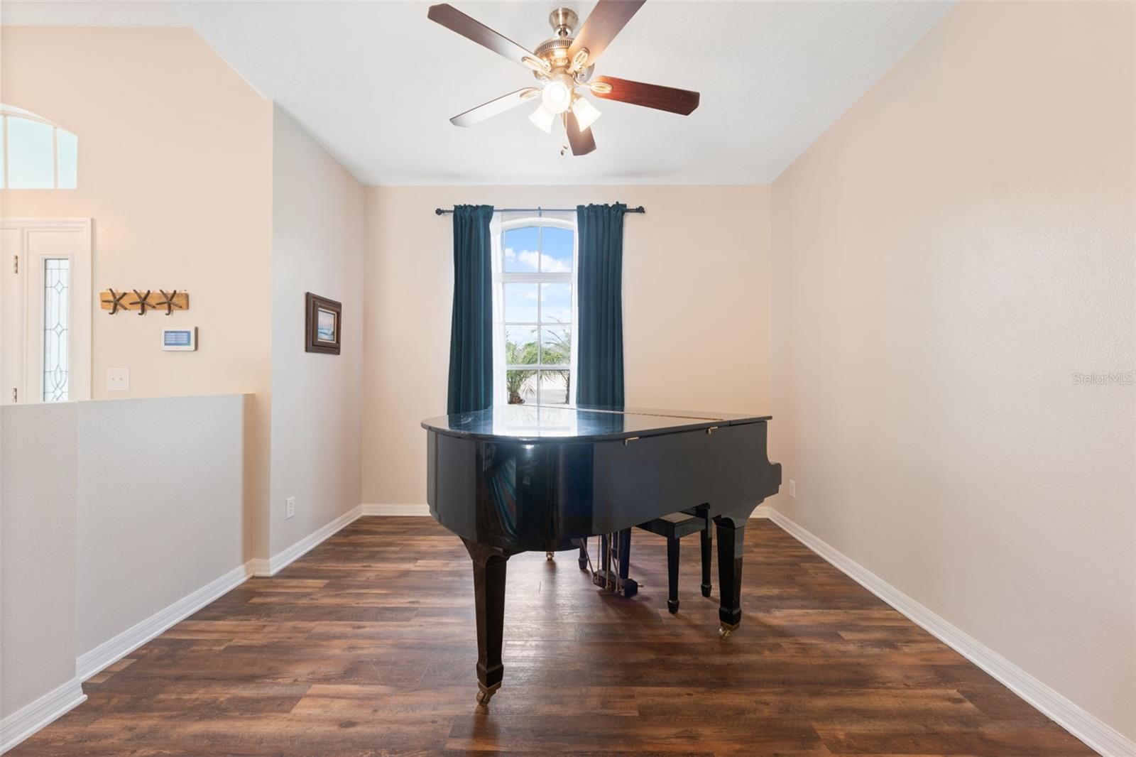 ROYAL HIGHLANDS - Residential